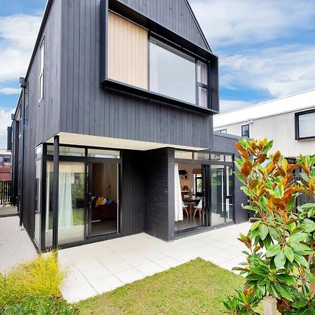 Villa Blissful Breeze Townhouse With Parking And Patio Auckland Esterno foto