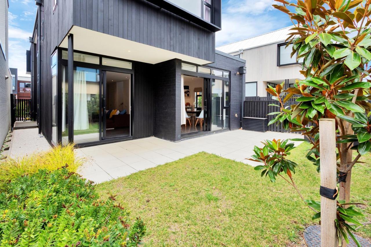 Villa Blissful Breeze Townhouse With Parking And Patio Auckland Esterno foto