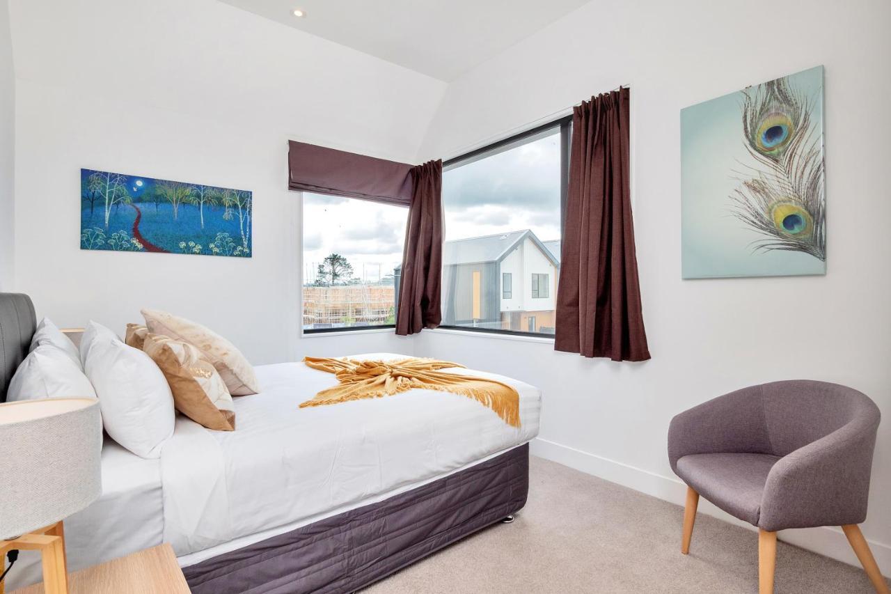 Villa Blissful Breeze Townhouse With Parking And Patio Auckland Esterno foto